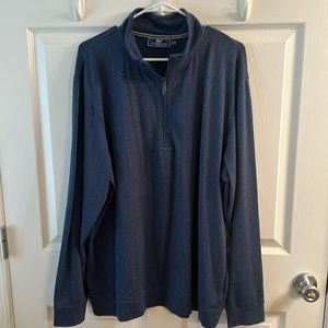 Men’s vineyard vines sweater